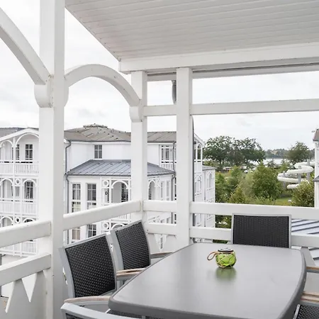 Apartment 411, Seepark